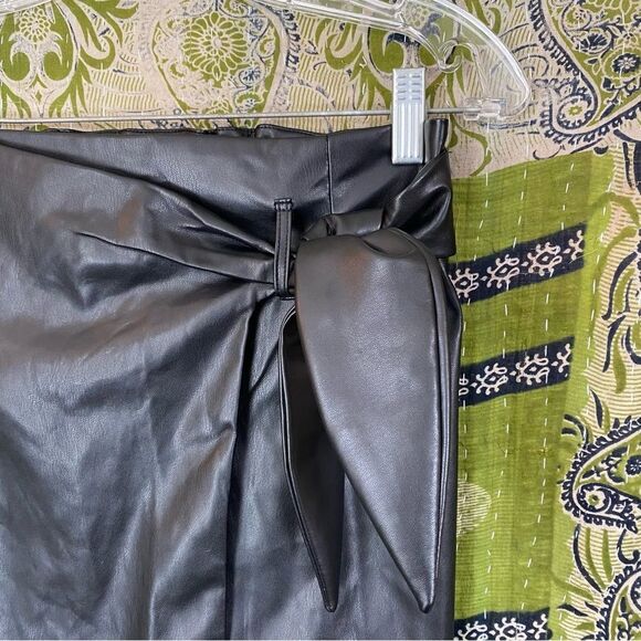 NWT Jason Wu Black Faux Leather Wrap Mini Skirt Size Small - Picture 3 of 16